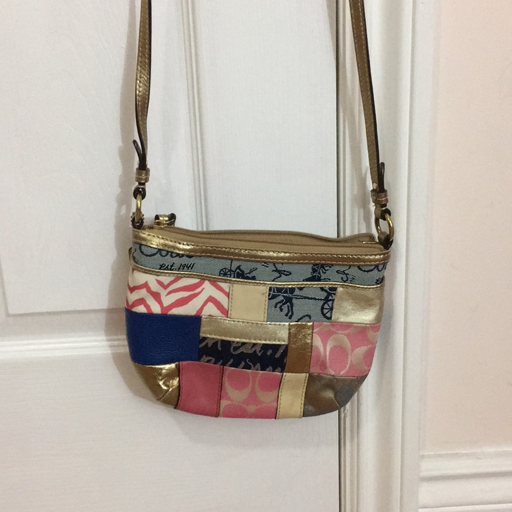 Crossbody Coach Purse (gold,pink,blue designed)
